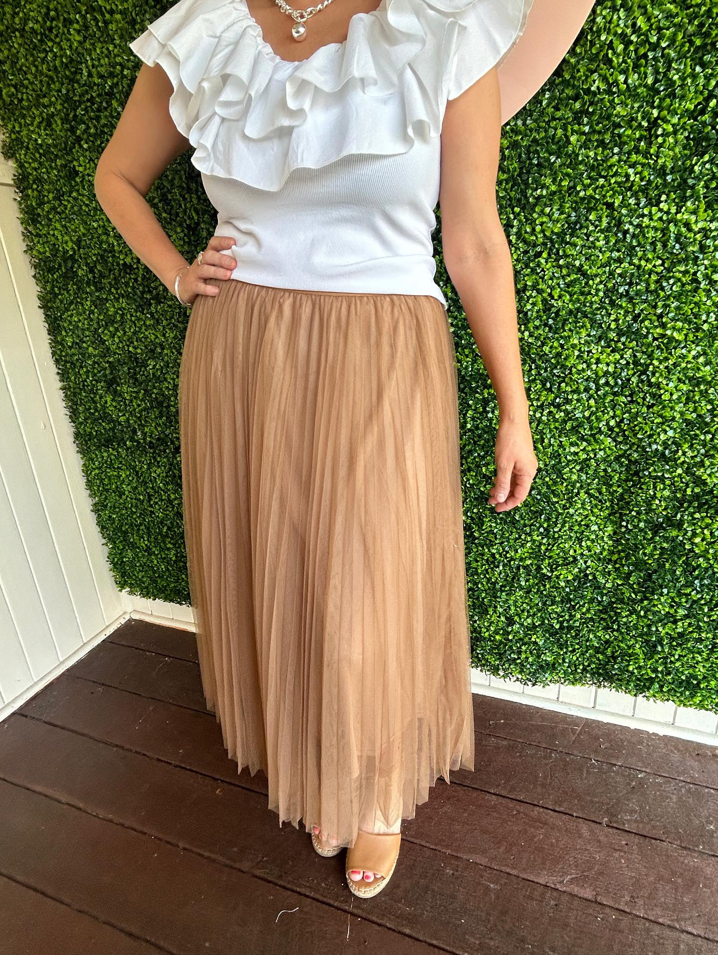 Imi pleated store maxi skirt